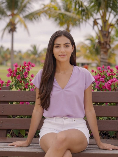 Charielle, 23, Aruban single from Santa Cruz with dark brown hair in tropical garden - Latin 312 verified profile