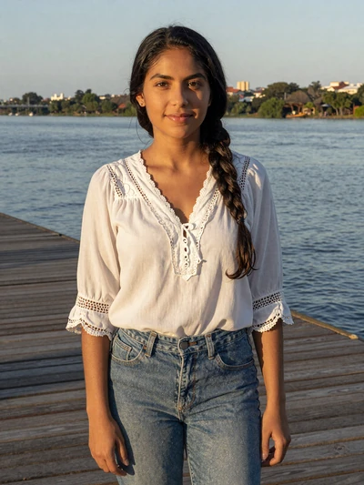 Fátima, 27, Paraguayan woman from Encarnación in white lace blouse by Paraná River - Latin 312 verified profile