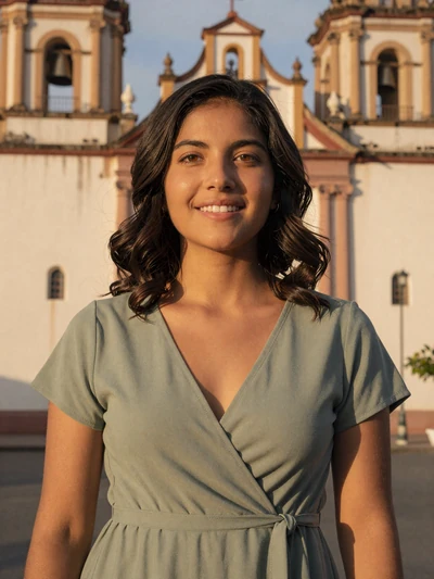 Yesenia, 28, Salvadoran single from Santa Ana near colonial cathedral in green top - verified dating profile