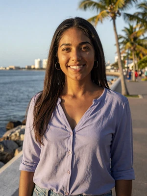 Carmen, 25, Dominican single woman with a joyful smile on Santo Domingo waterfront on Latin 312 Dating