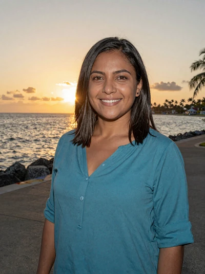 Claudia, 31, Nicaraguan woman from Chinandega in teal blouse at Pacific waterfront at sunset - Latin 312 verified profile